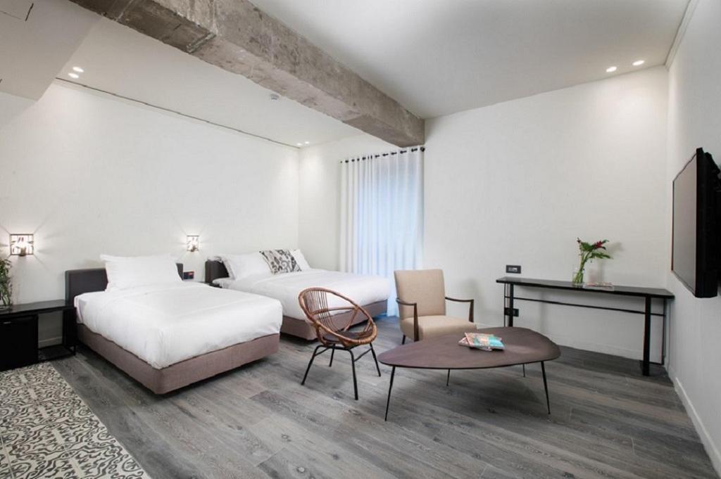 Oia Hotel