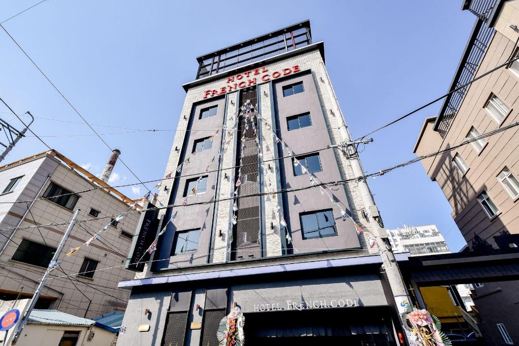 French Code Hotel - General view