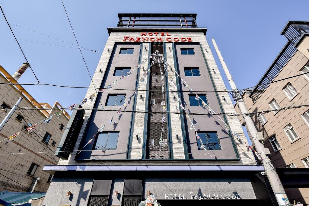 French Code Hotel - General view