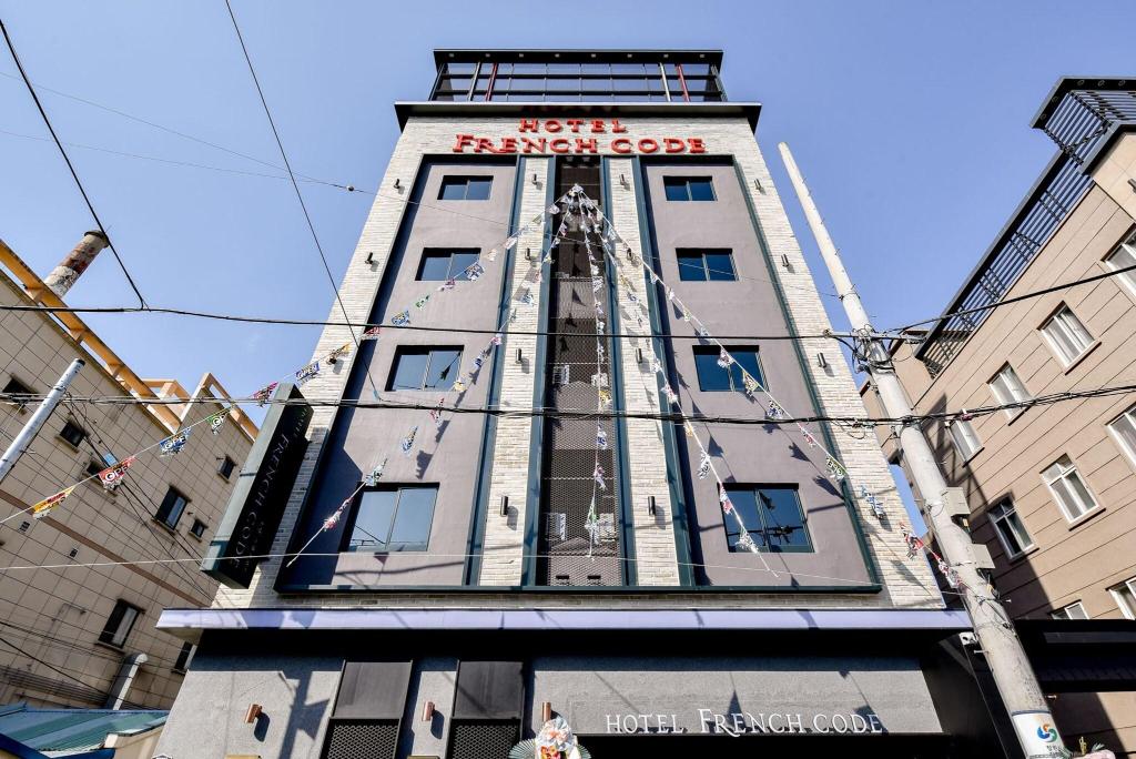 French Code Hotel - General view