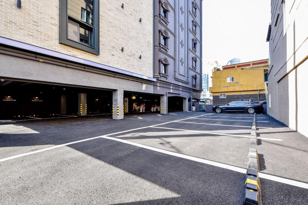French Code Hotel - General view