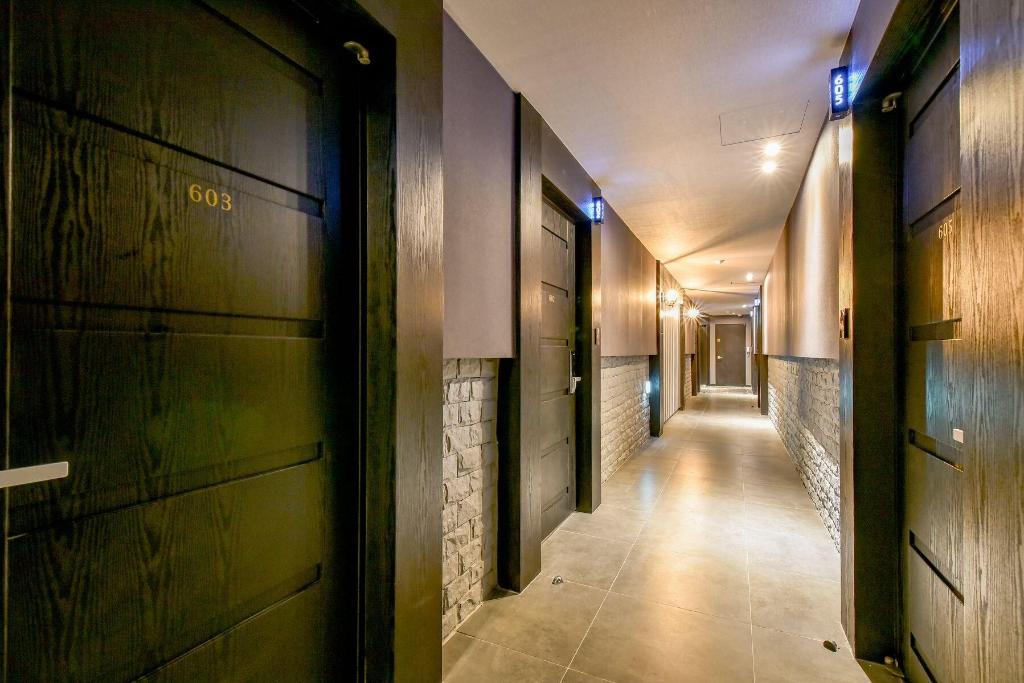 French Code Hotel - Lobby