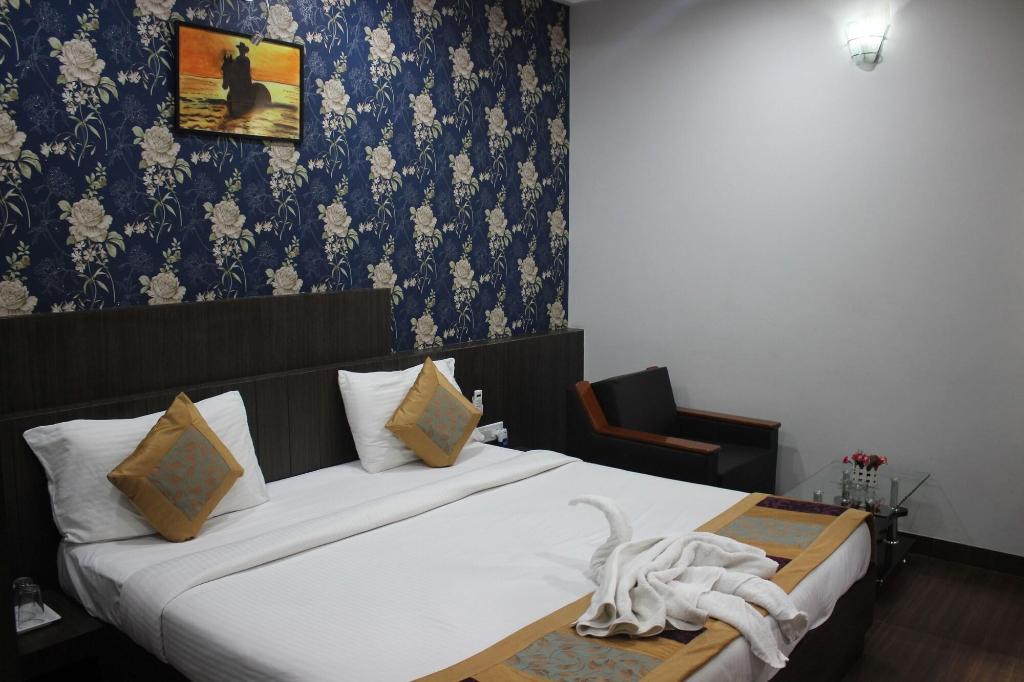 Hotel Flowers Inn