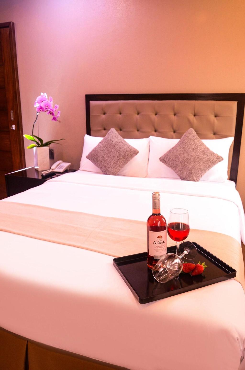 Aura One Hotel