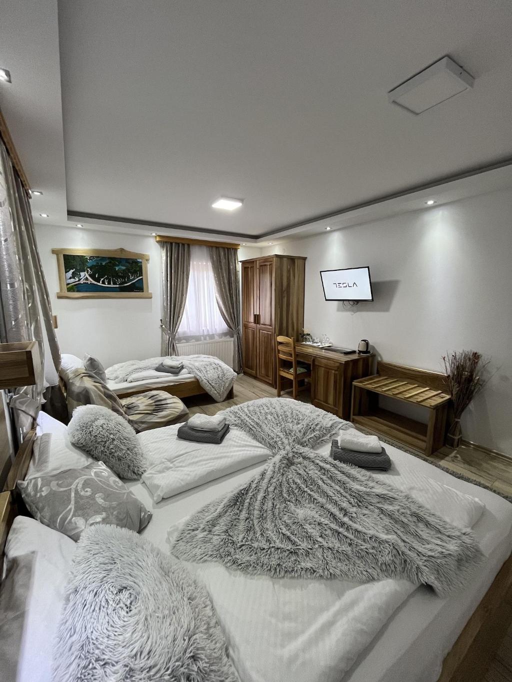 Rustic Inn River