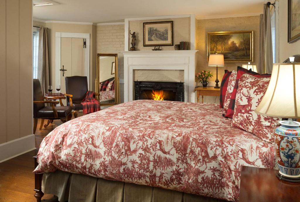 Inn And Tavern At Meander