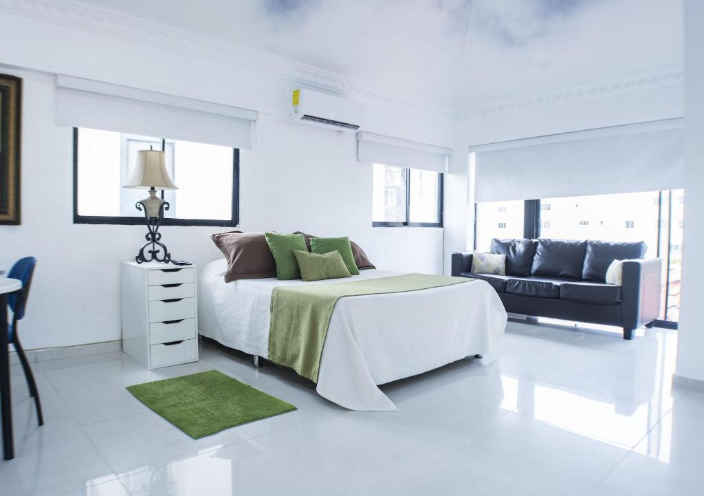 Malecon Rooms & Hotel
