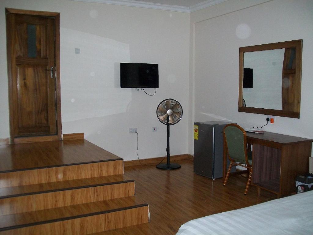 Ampomaah Hotel