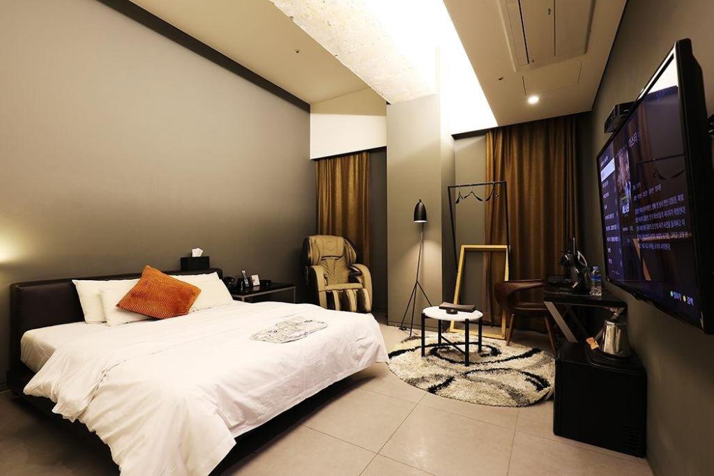 Vine Hotel
