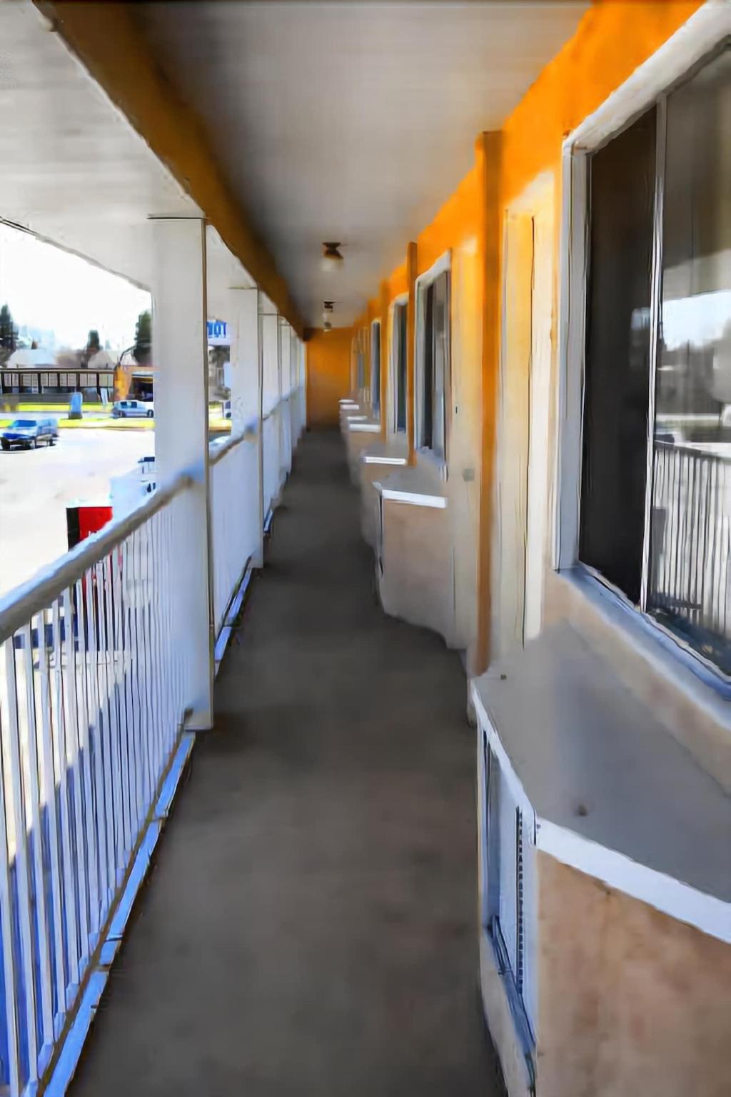 Circle 5 Motel