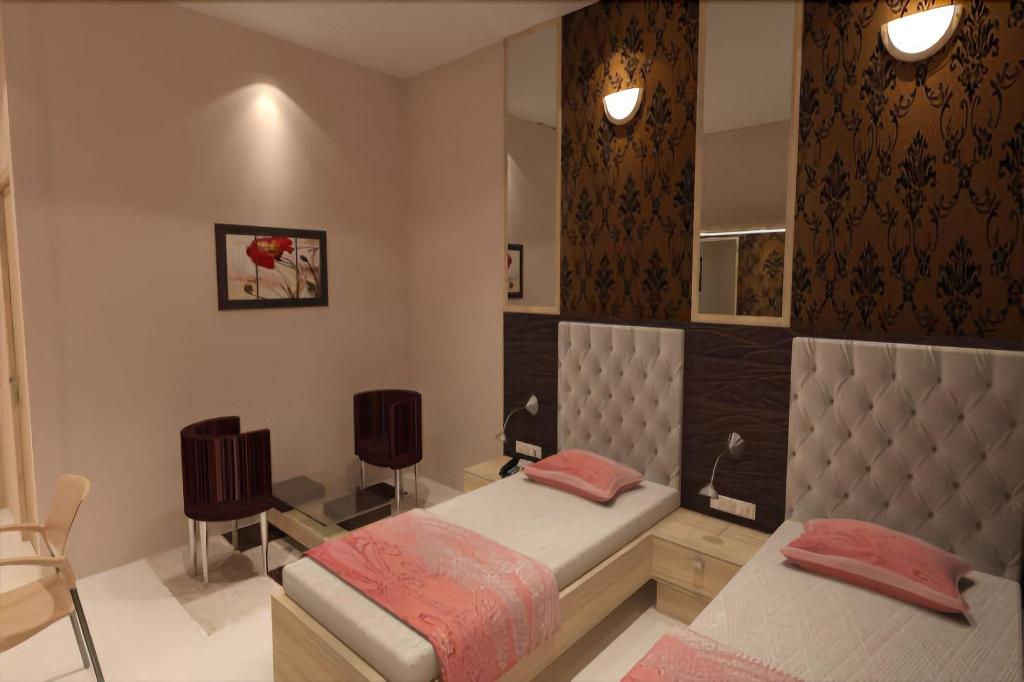 The Grand Empire A Boutique Hotel