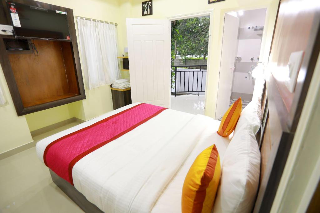 Base9 Airport Hotel