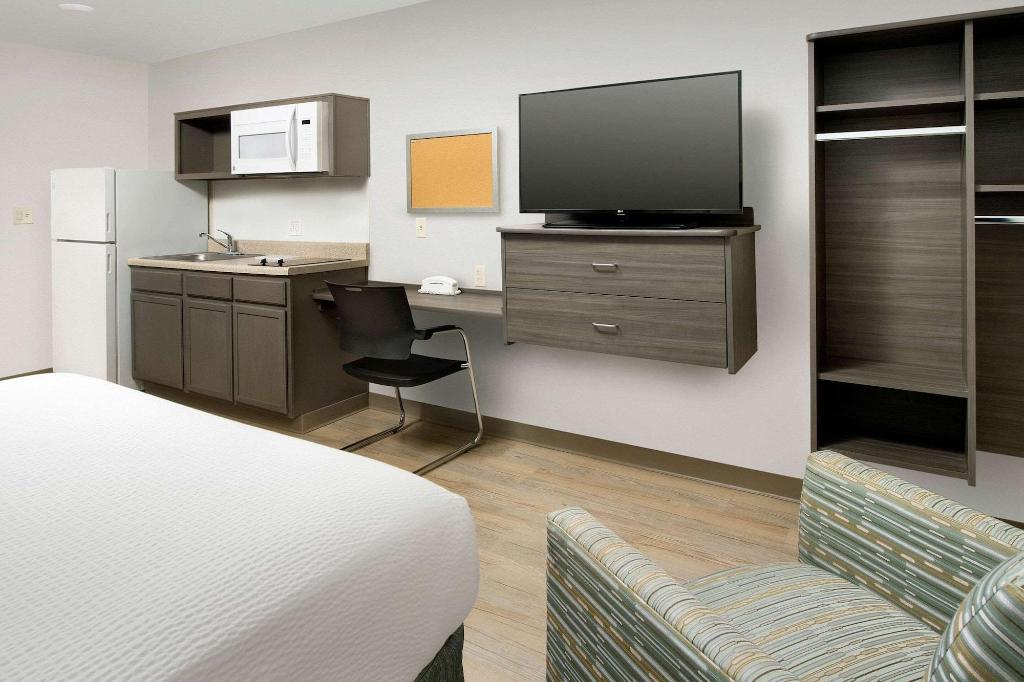 Woodspring Suites Broken Arrow