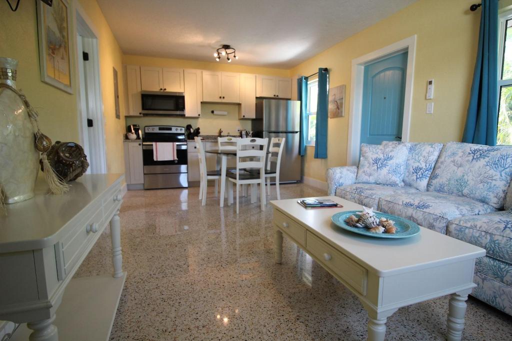 Siesta Key Palms Resort
