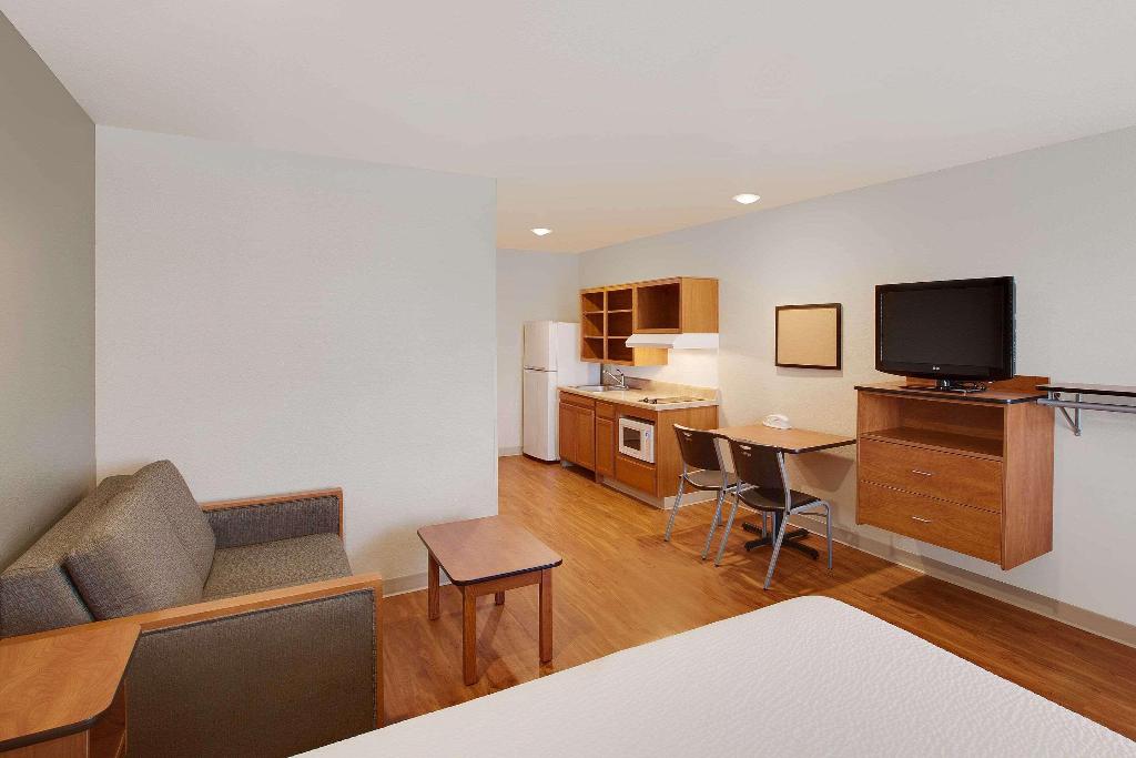Woodspring Suites College Station