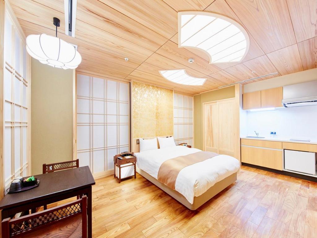 Sunrise Suites