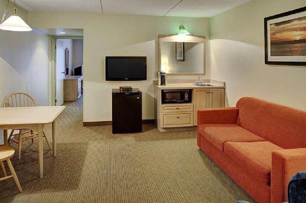 Thompson's Best Value Inn & Suites
