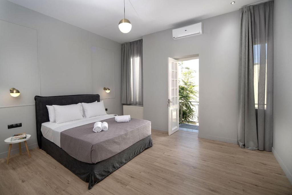 Plaka Arch Suites