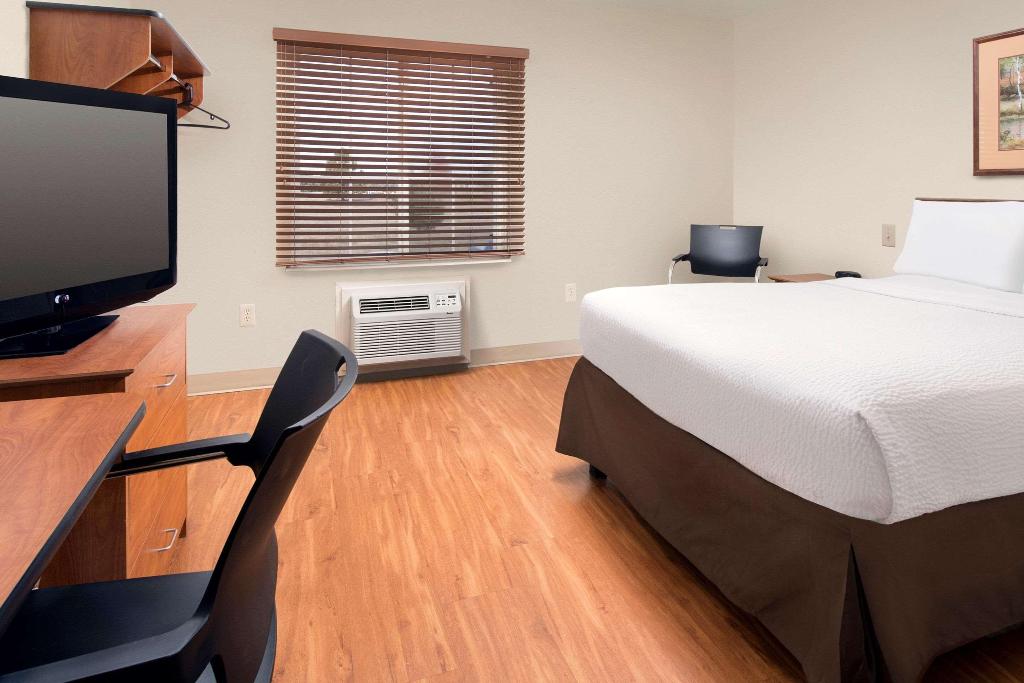 Woodspring Suites Wichita North