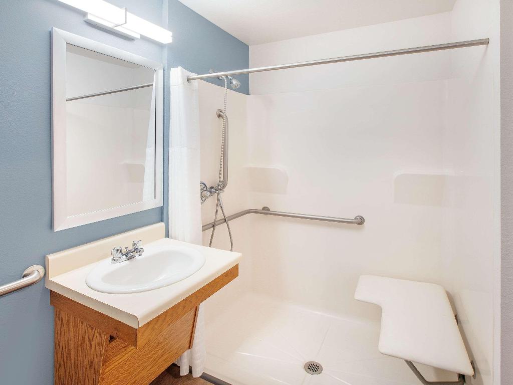 Woodspring Suites Bentonville