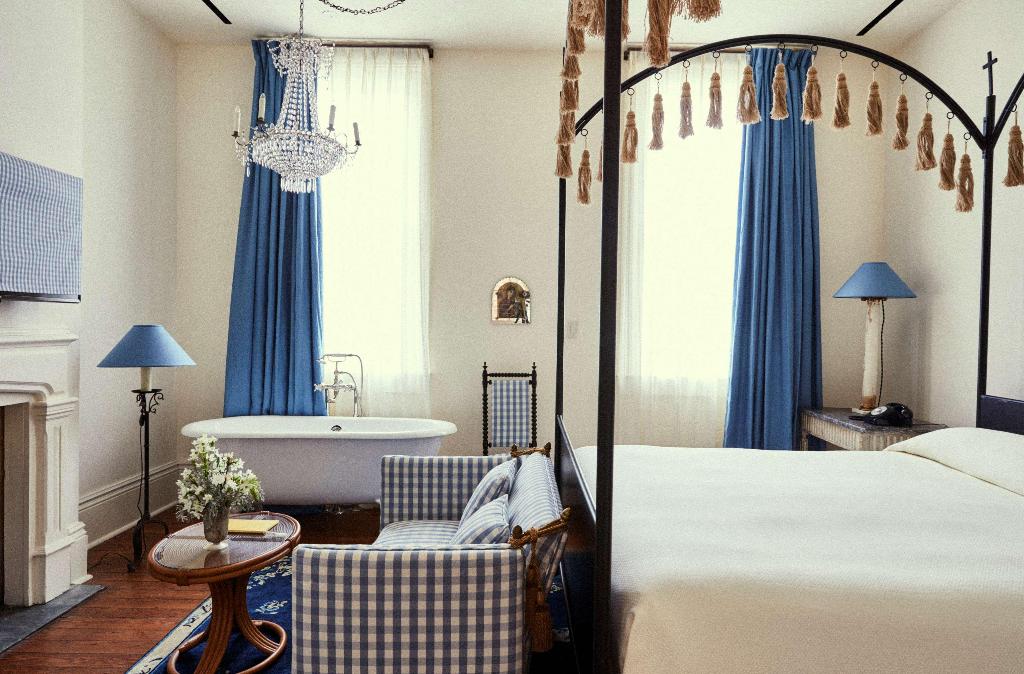 Hotel Peter And Paul