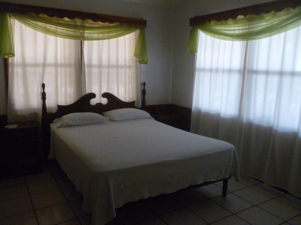 Foster's West Bay Resort
