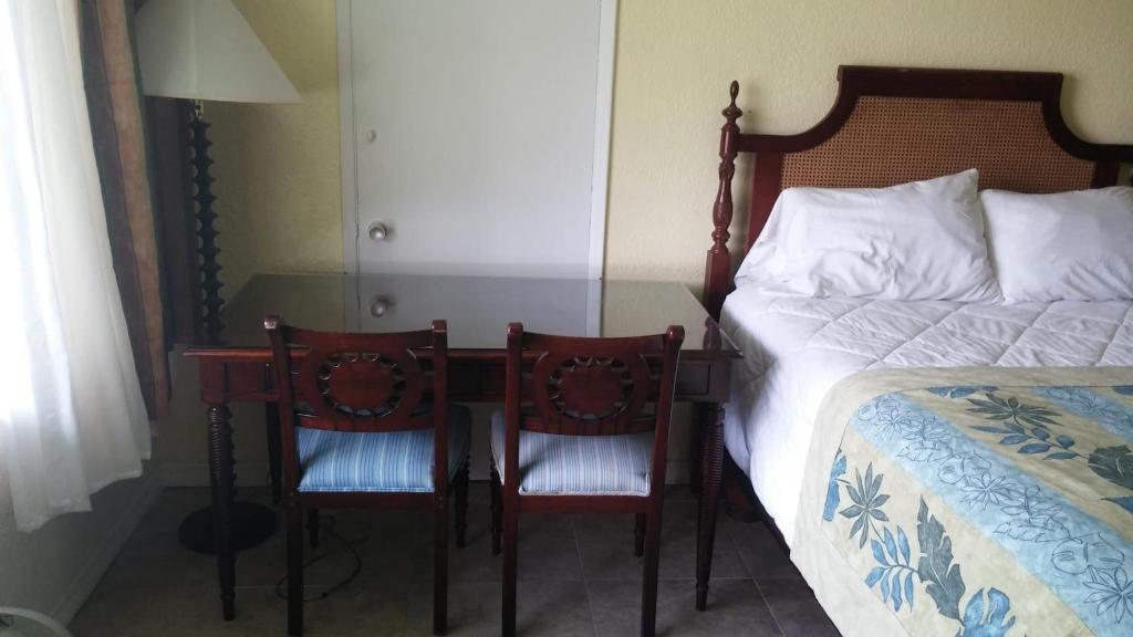 Boca Inn