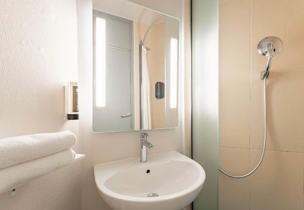 B&B Hotel Calais Centre St Pierre
