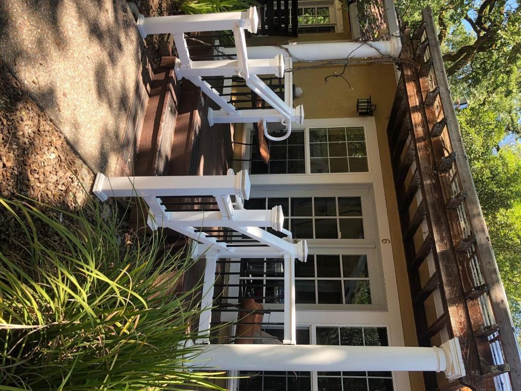 Glen Ellen Inn