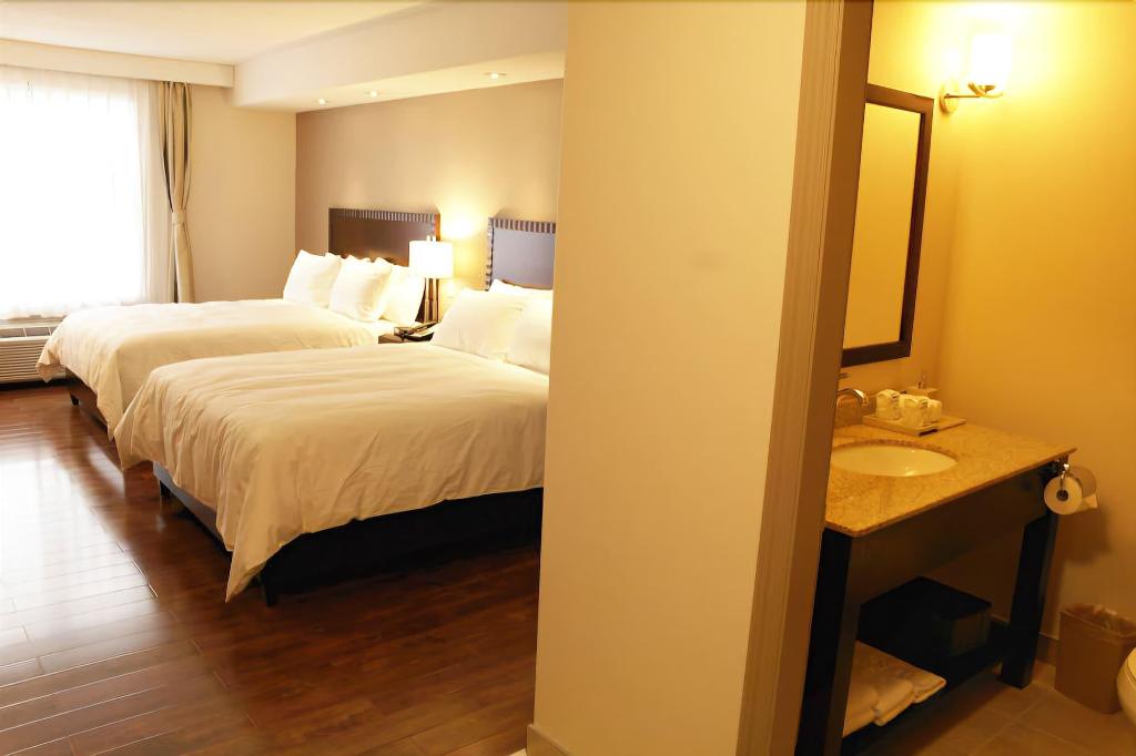 Days Inn & Suites By Wyndham Fort Saskatchewan