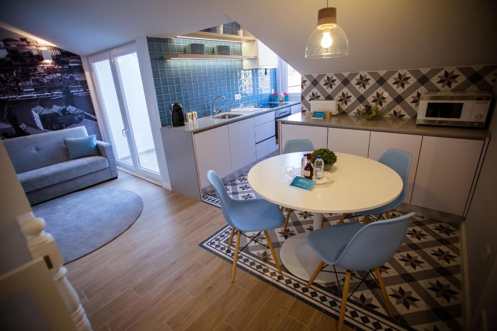 Porto Views & Wines by Porto City Hosts
