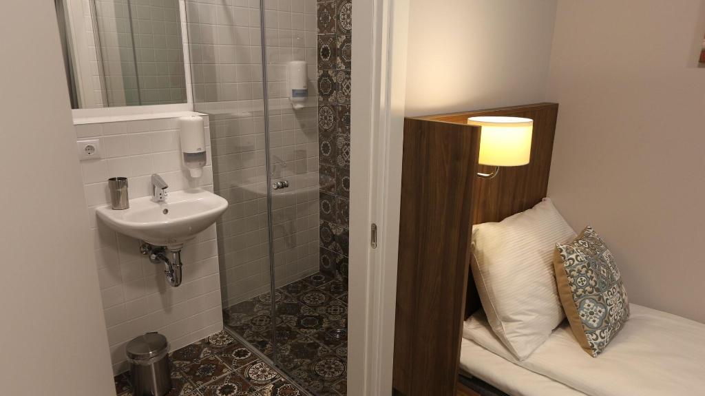 hotel-thumb