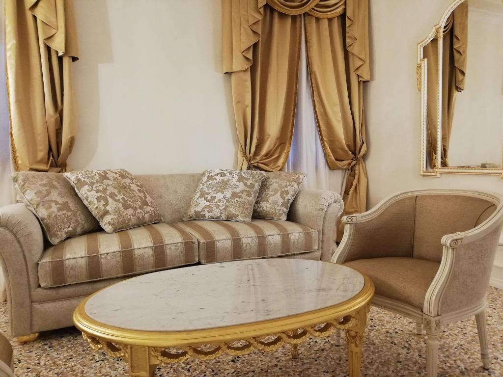 Imagem da galeria de Cà Bonfadini Historic Experience