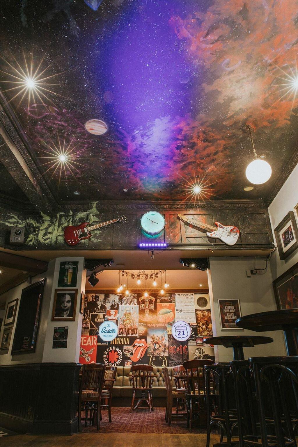 The Saddle Inn - Bar