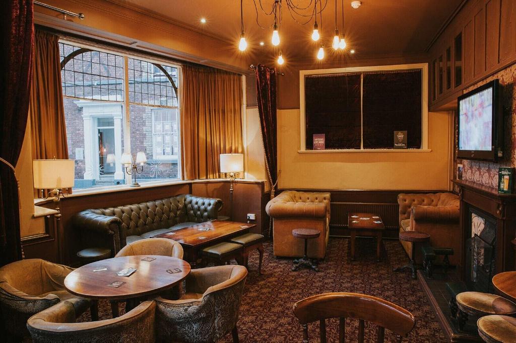 The Saddle Inn - Bar