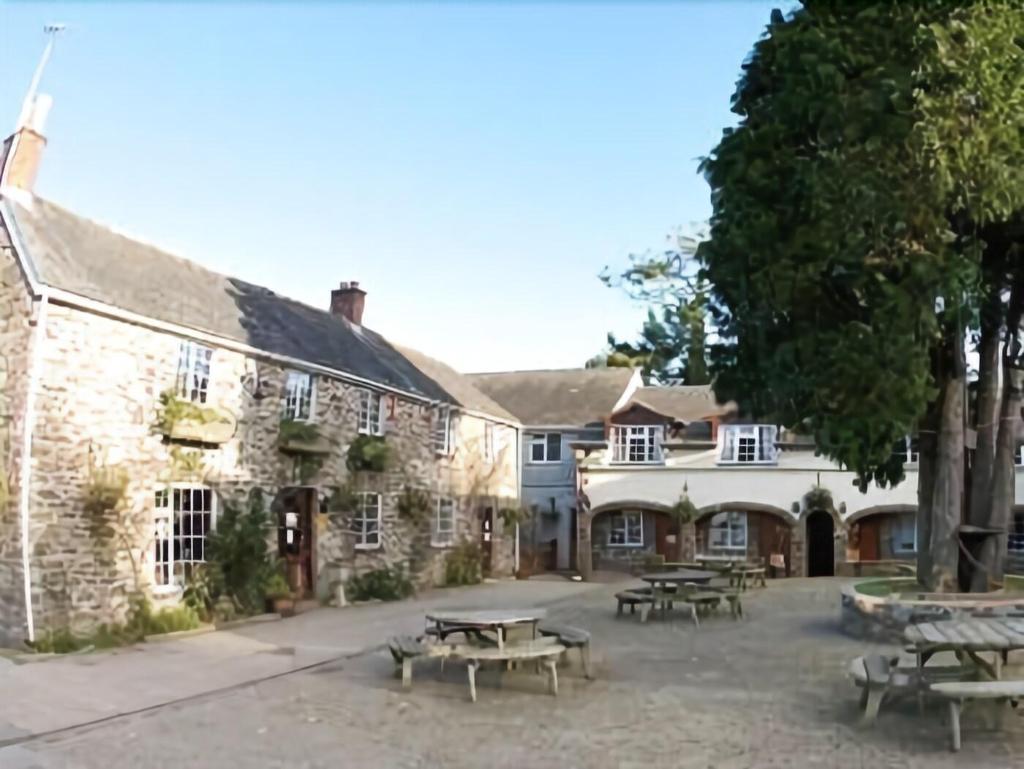 The Crooked Inn