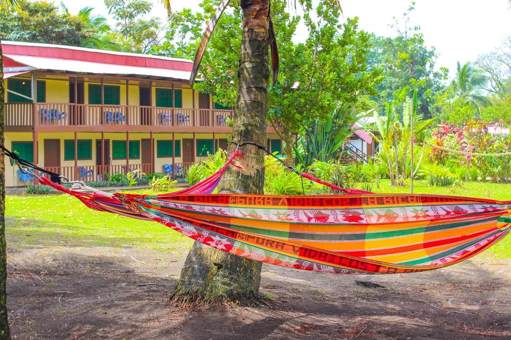 Hotel Tortuguero Beachfront
