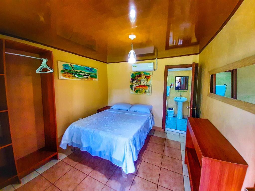 Hotel Tortuguero Beachfront