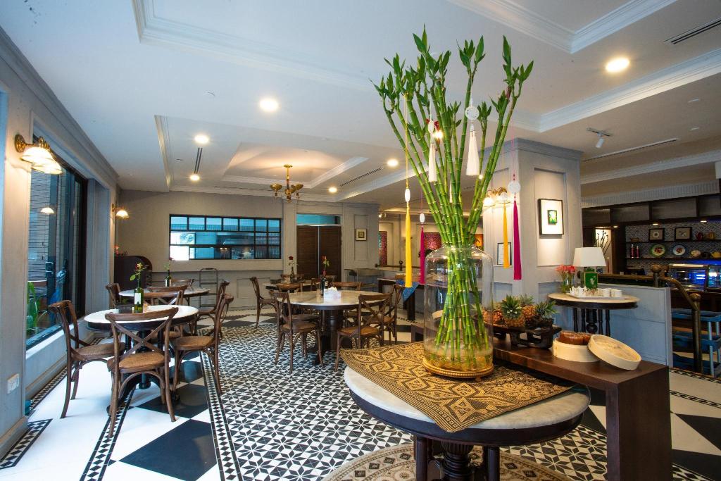 Somerset Hotel