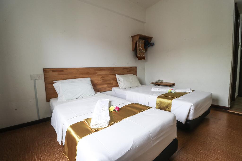 AM Transit Inn Kuala Terengganu by ZUZU