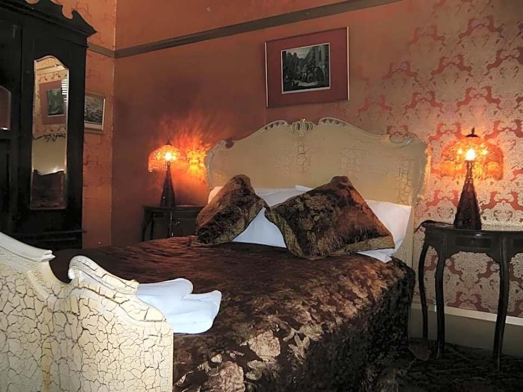 Shakespeare Hotel Surry Hills