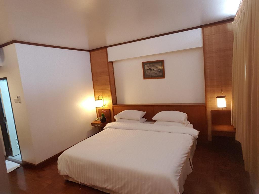 Dusit Hotel At Sakon Nakhon
