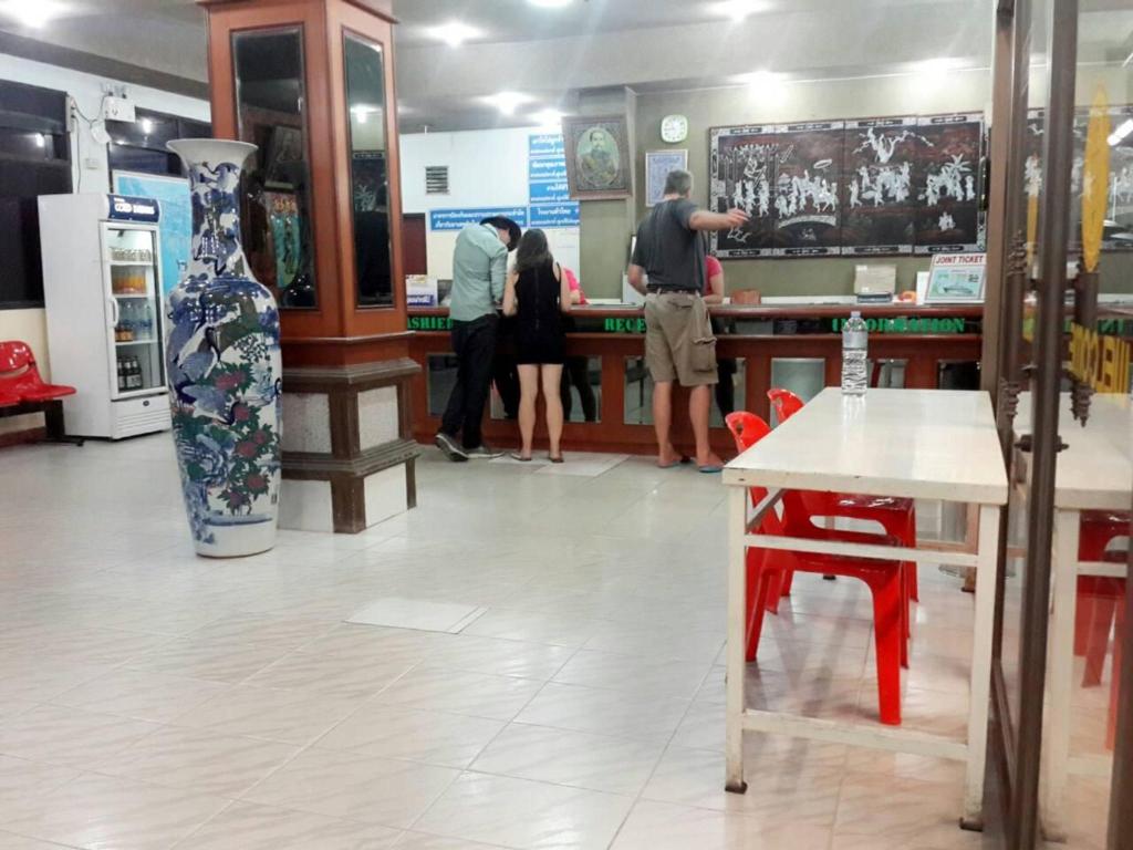 Thairungruang Backpackers Suratthani