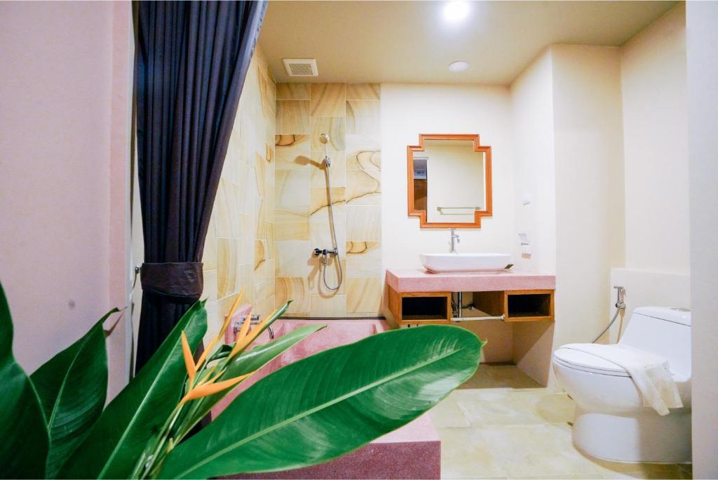 The Pineapple Hotel (SHA)
