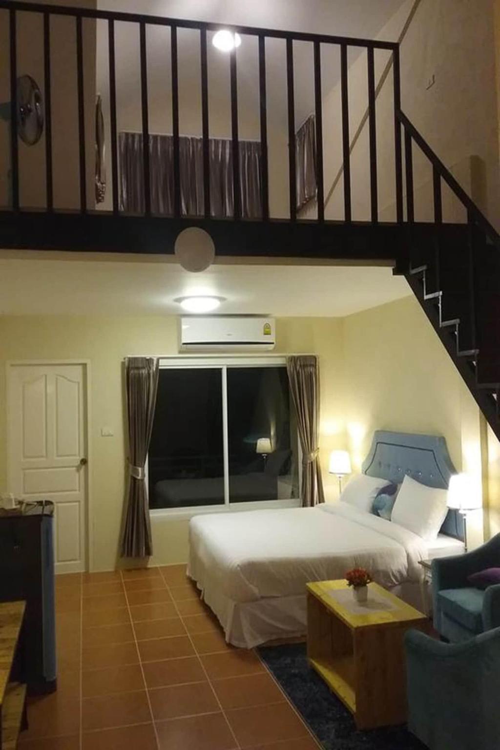 Palazzo Pavone Gallery & Resort