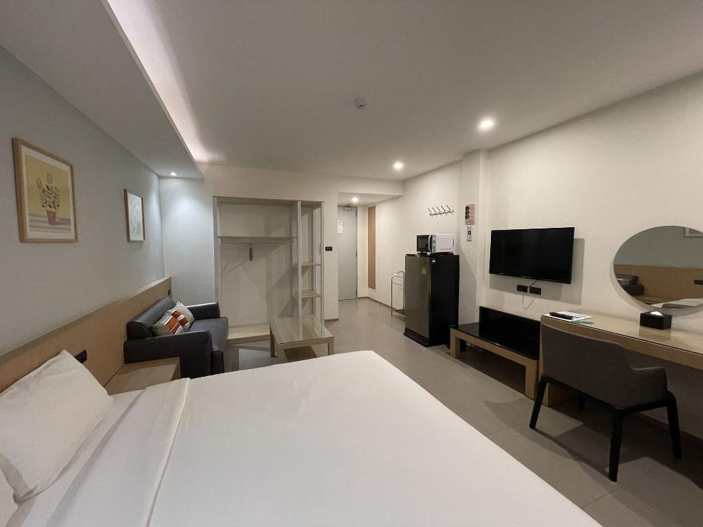 Cubic Bangna Hotel