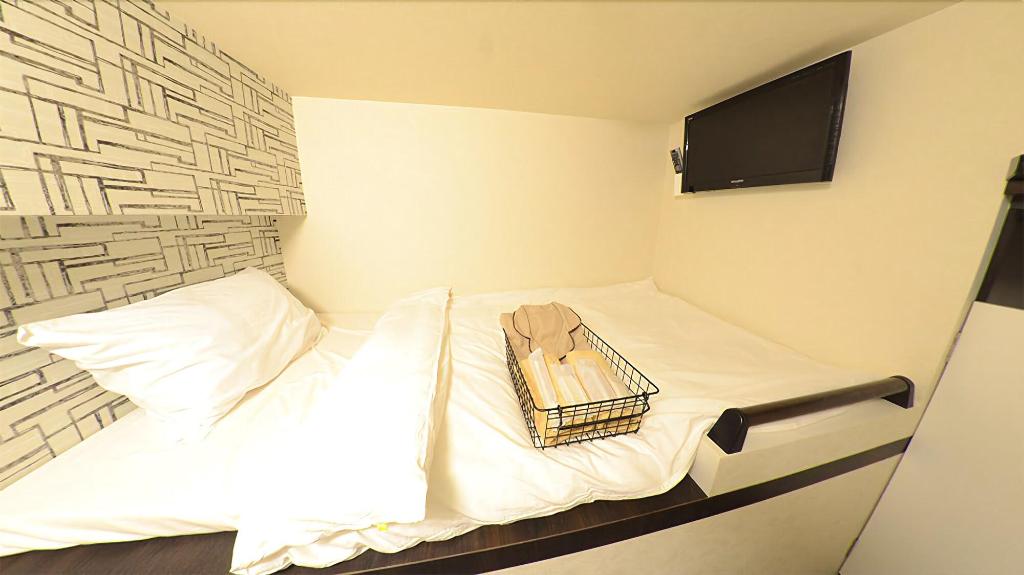 Hotel Cabin Style – Caters to Men