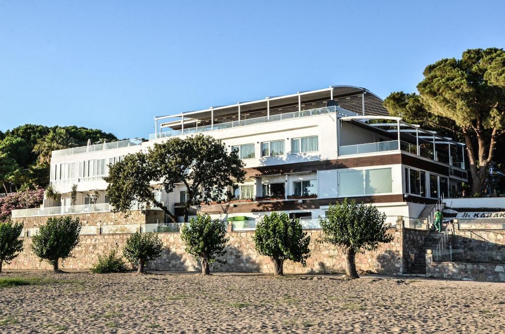 Karakas Hotel
