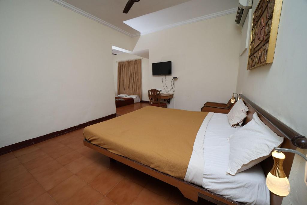 Gujarat Bhavan Hotel