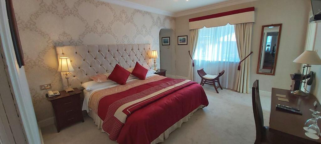 Brook Manor Lodge